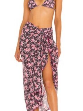 NWT ACACIA PAREO KUAU
